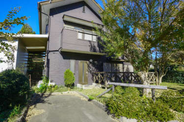 茨城県鹿嶋市周辺の物件画像(緑に包まれた住宅地で快適な暮らし! 家庭菜園も楽しめるスペースあり! 7.5帖のゆとりある車庫兼物置付き!ID:A-26)